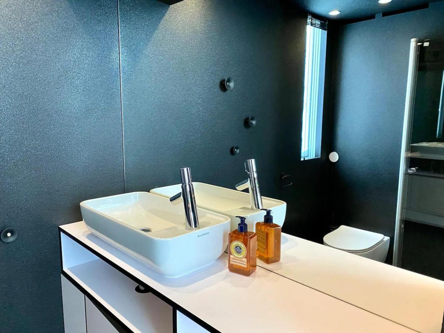 Oceanview Mini-House - Stunning Views Apartment รัมบาร์ก ภายนอก รูปภาพ