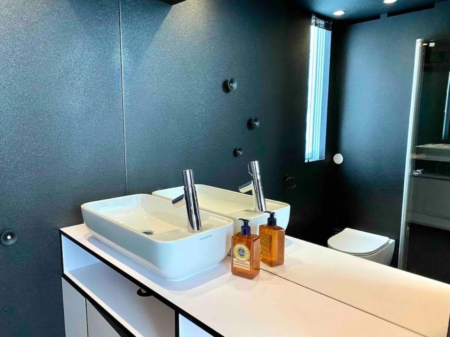 Oceanview Mini-House - Stunning Views Apartment รัมบาร์ก ภายนอก รูปภาพ